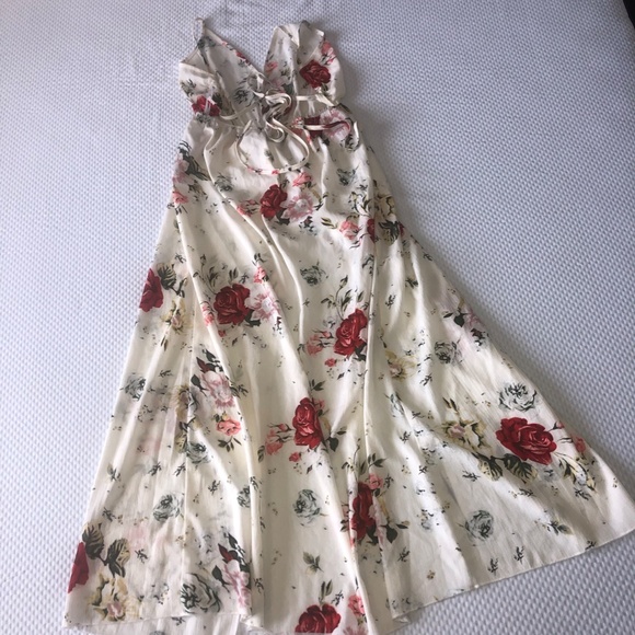 SHEIN Floral Dress - Picture 2 of 3
